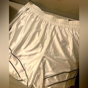 Nike DRI FIT white and black basketball shorts XXL